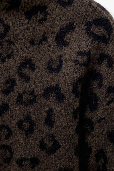 412326 Oui Chandail à motif jacquard léopard