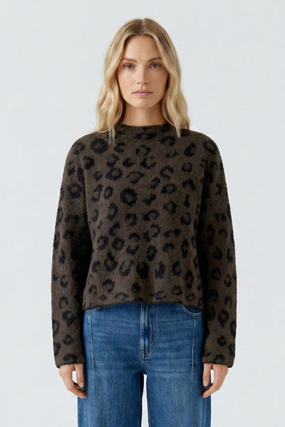 412326 Oui Chandail à motif jacquard léopard