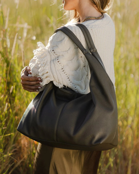 R415326 LOUENHIDE Dakota Shoulder Bag