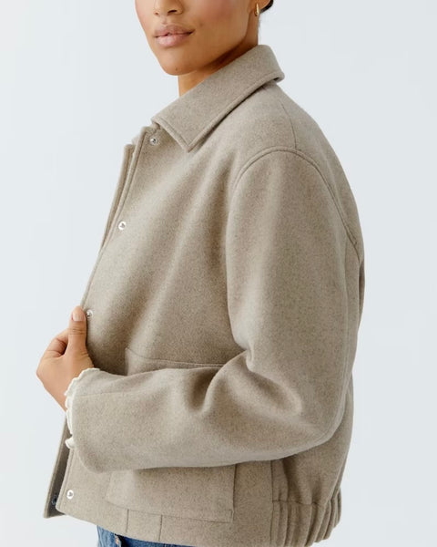 364925 OUI Jacket court  taupe avec poches appliquées