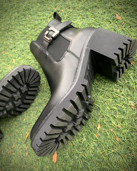 386125 PIXY Botte courte talon carré avec boucle argent carré