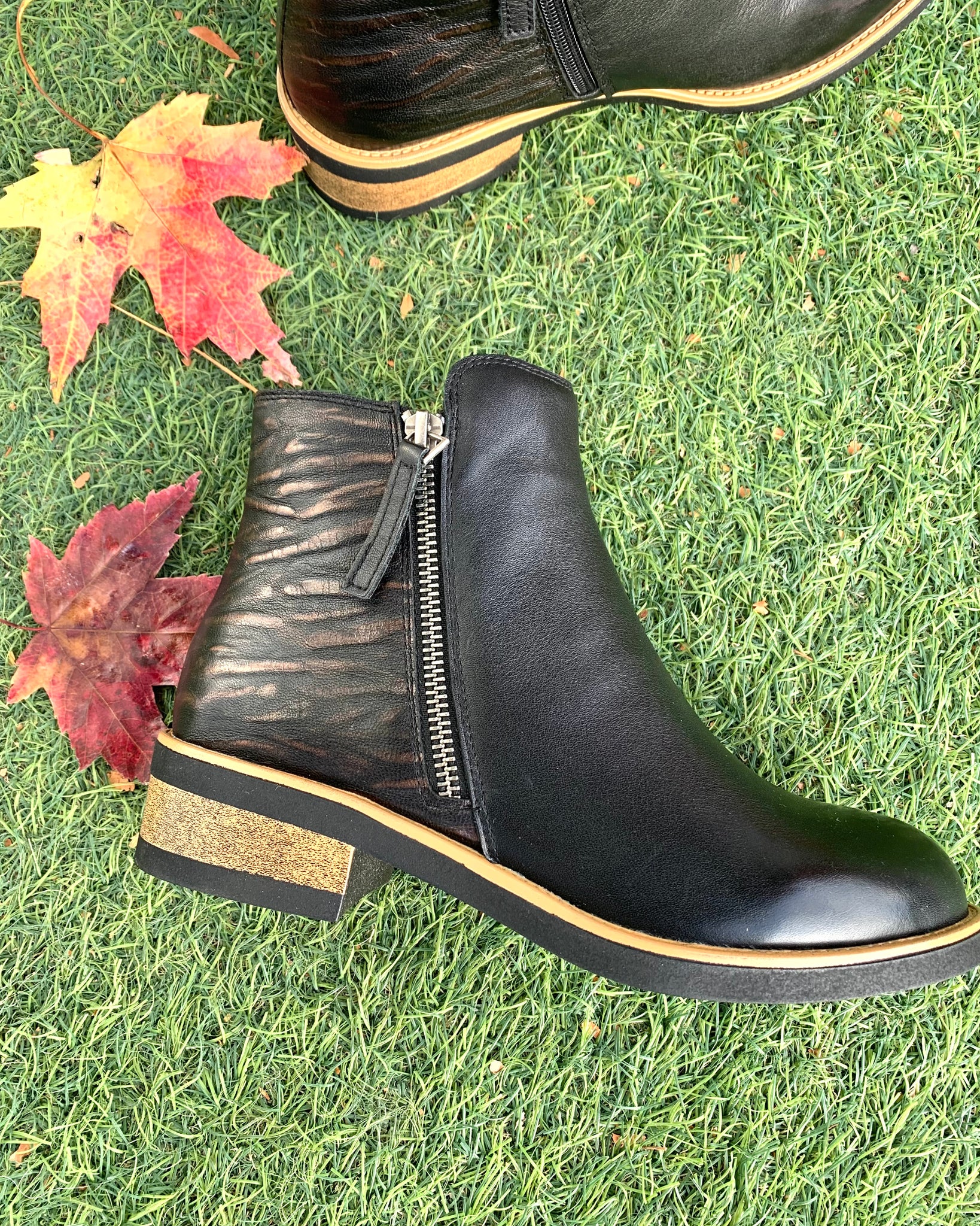 377725 Tamara/London bottillons effet métallique DUNGEON