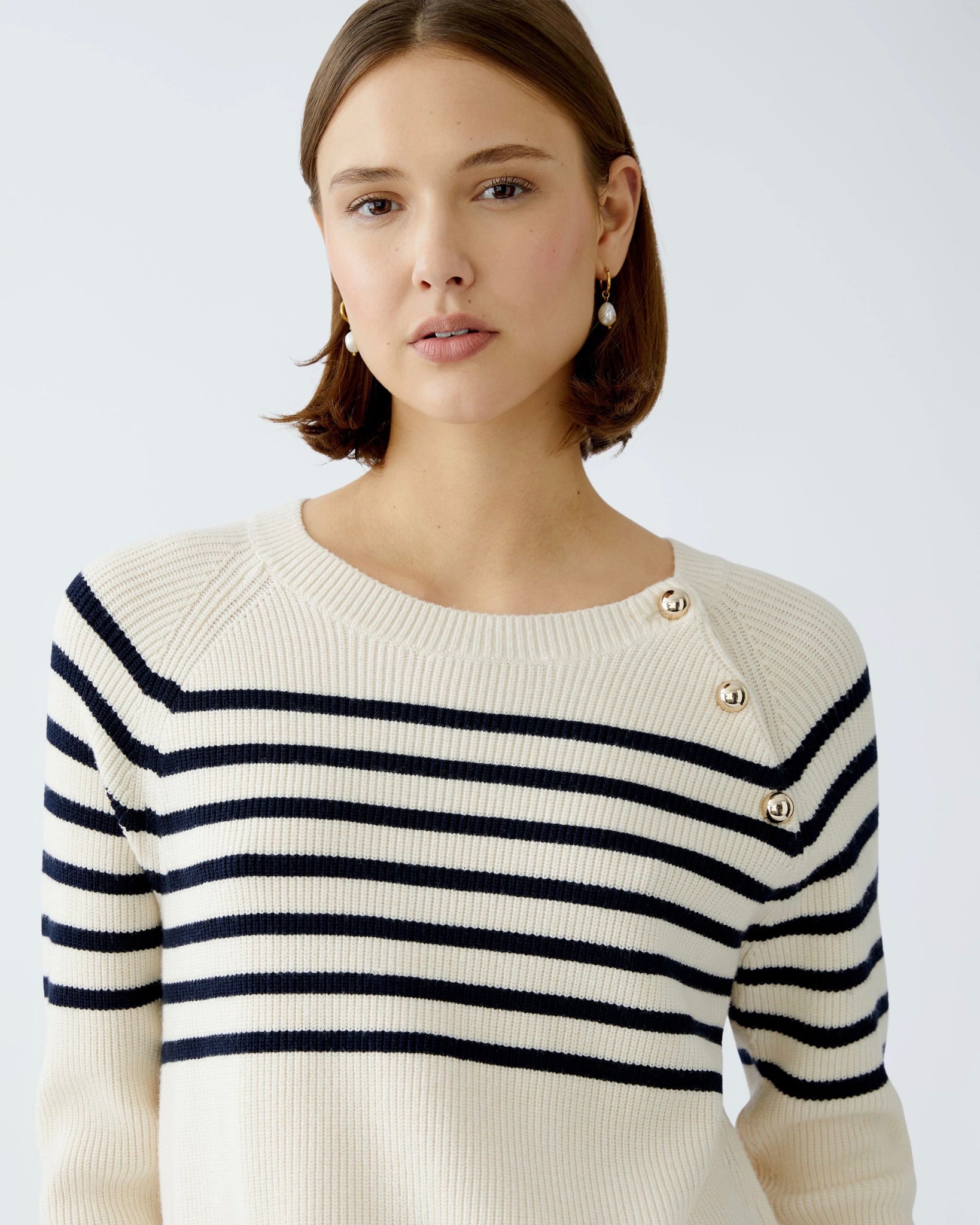 274015 Oui chandail crème et rayé marine