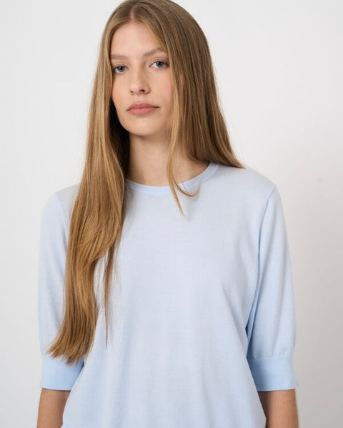 367216 Chandail bleu tricot léger