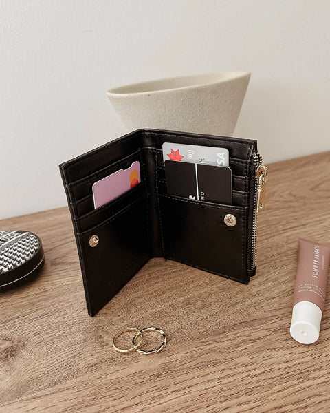 416426 LOUENHIDE Lily Woven Wallet