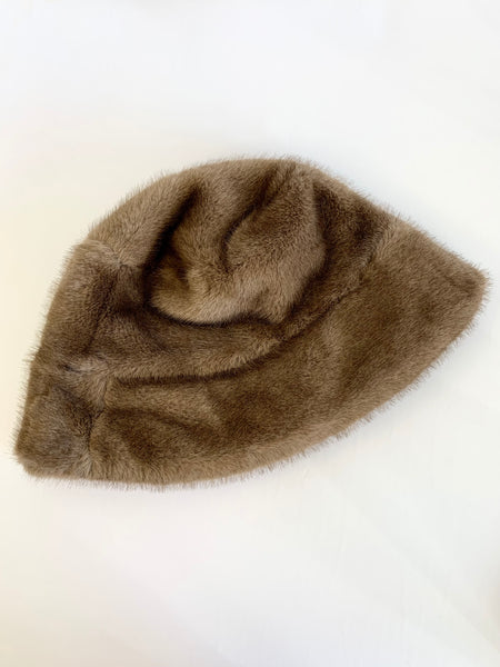 256124 L’Actuel chapeau fourrure végane.