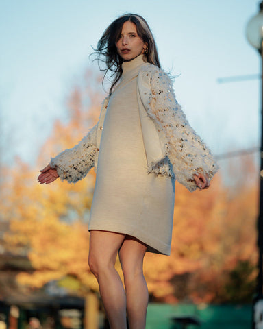 381025 Tramontana cardigan plumes et paillettes champagne