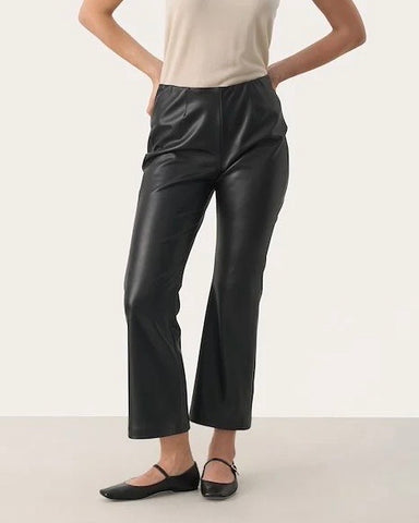 228024 Part Two pantalon effet cuir flare
