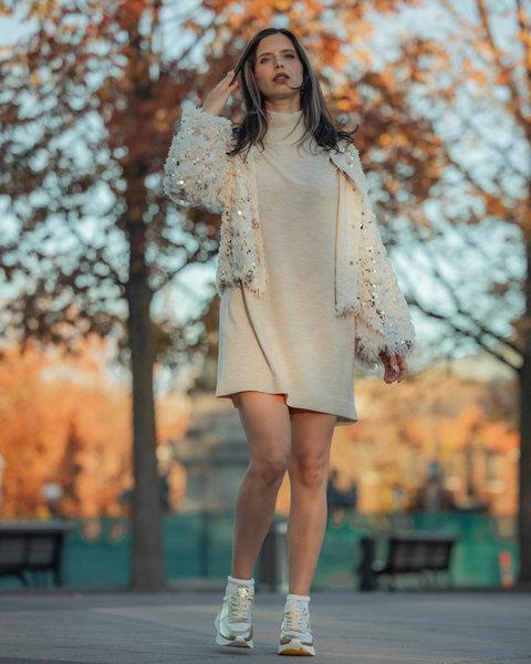 381025 Tramontana cardigan plumes et paillettes champagne