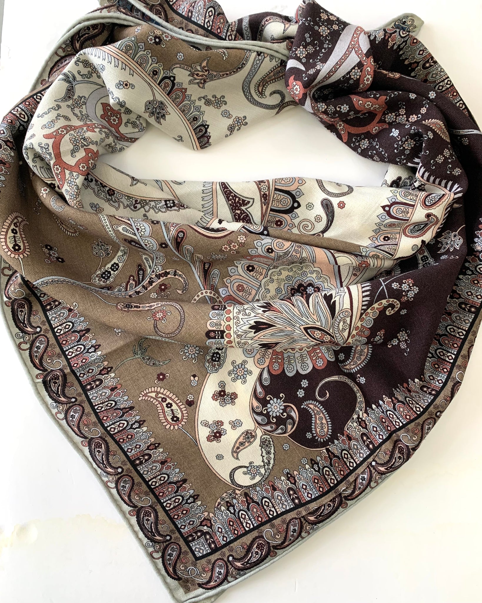 391825 Sang can si Foulard soie laine et cachemire réversible