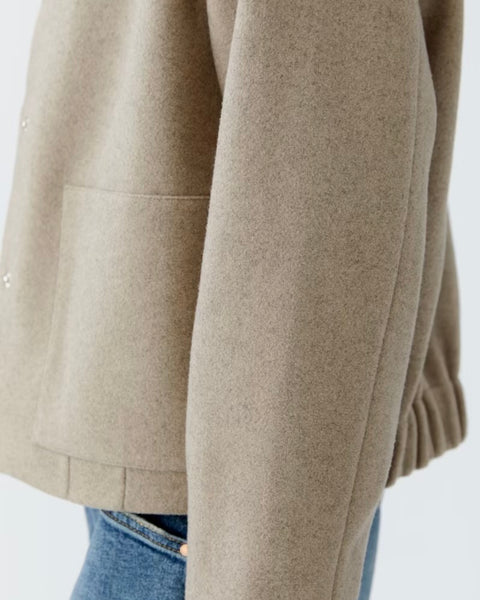 364925 OUI Jacket court  taupe avec poches appliquées