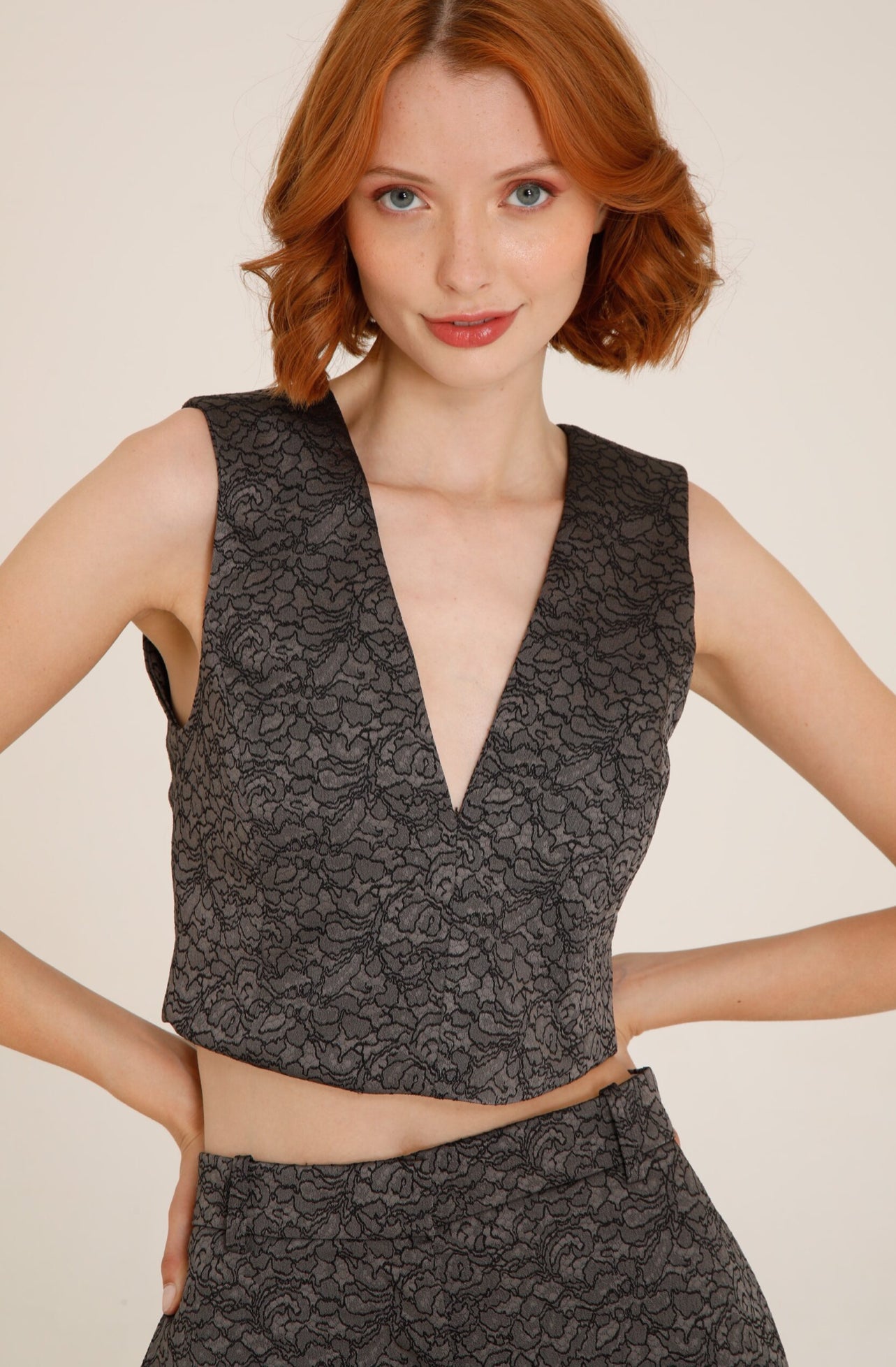 585923 Futur3 bustier gris brocard dentelle