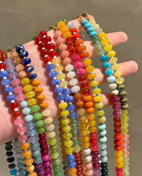 383816 L'Actuel collier de jade multicolores