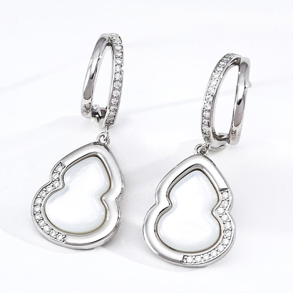 413326 L’ Actuel boucle d’oreilles avec pendentif en coeur