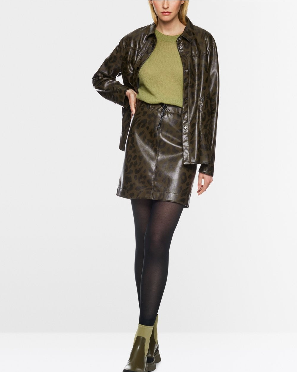 346025 Marc Cain jupe kaki léopard similicuir