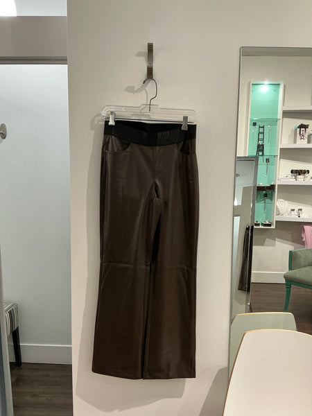 412626 Oui pantalon cuir végan