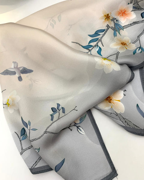 391225 Sang can si carré de soie