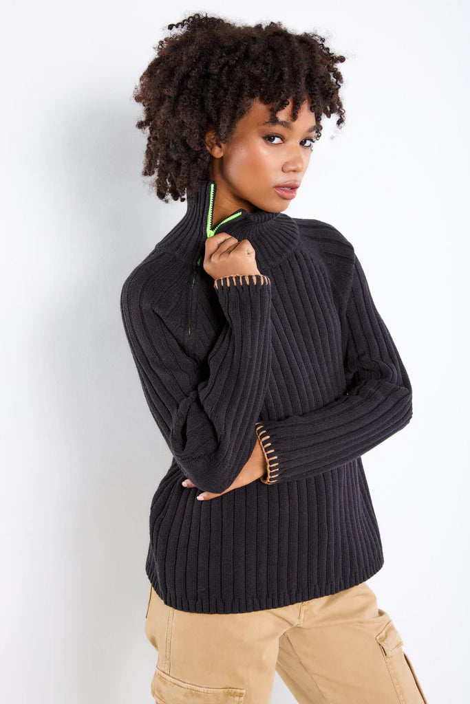 574423 Lisa Todd tricot noir