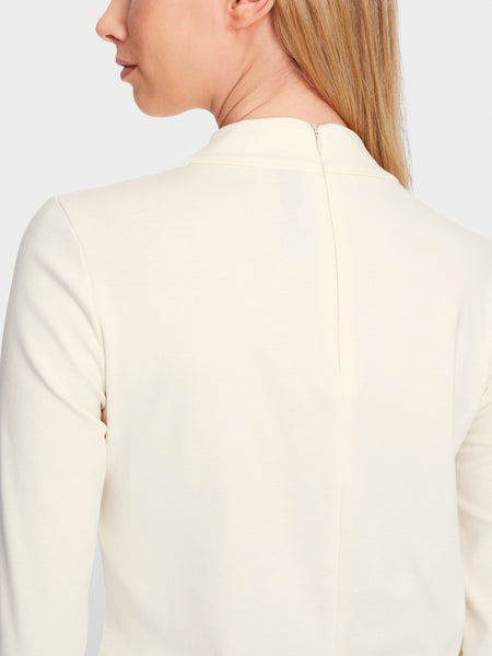 226824 Marccain chandail twist au col crème
