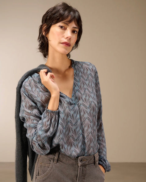 373125 Nile blouse chiffon bleue à motifs