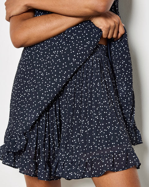 390416 Apricot short plissé à pois