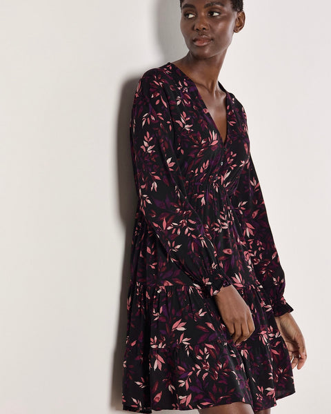 397525 Apricot robe noire à imprimé floral prune