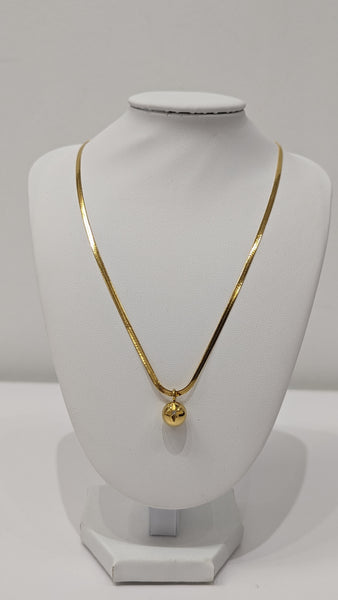 648914 L’ACTUEL chaîne serpent pendentif boule avec étoile