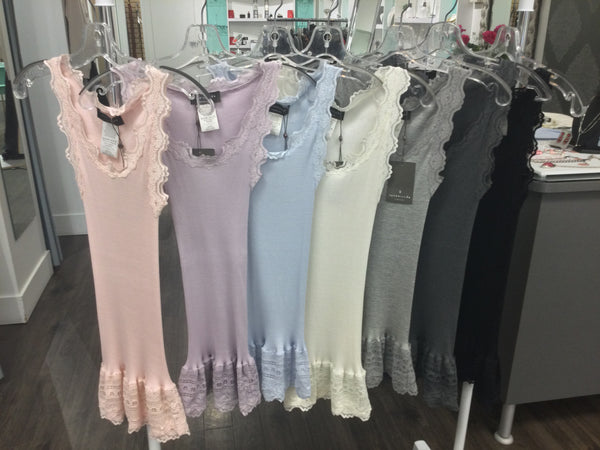 001 Rosemunde Camisole longue avec dentelle
