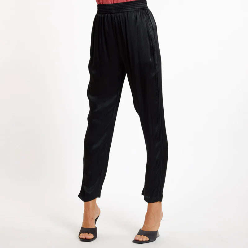 491313 Artlove pantalon soyeux noir
